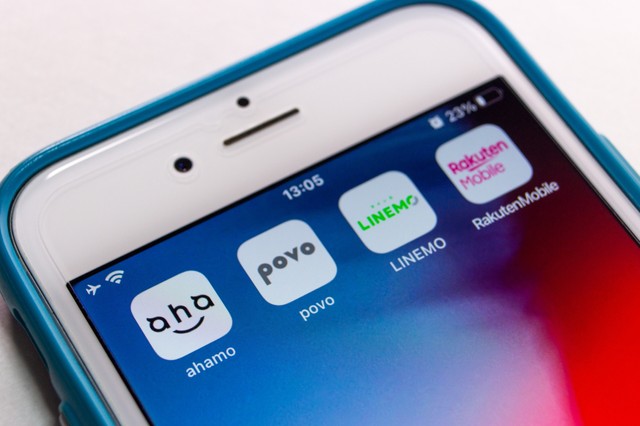 新料金プランを知っている人のなかで、「実際に乗り換えた」と回答した人はわずか6.3%…※画像はイメージです（Koshiro/stock.adobe.com）