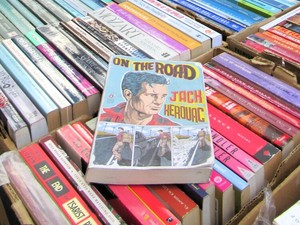 ここにこうしてはいられない　若者たちの異議申し立ては続く　変わる「アメリカの匂い」