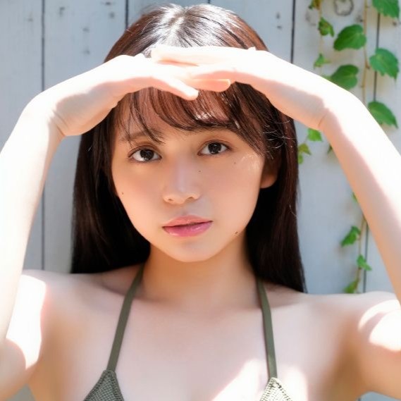 蓬莱舞 BOMBデジタル写真集「忘れられない時間」(ワン・パブリッシング)より