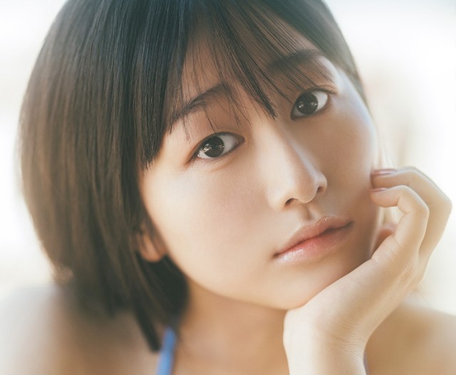 『林鼓子1st写真集 coco』Amazon版表紙（撮影／東 京祐）