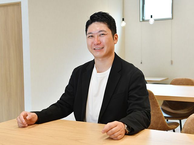 191863 杉本和生税理士事務所 会議中