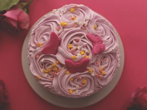 両親の離婚。母が出ていく日に「離婚おめでとう」と書いたケーキを贈った