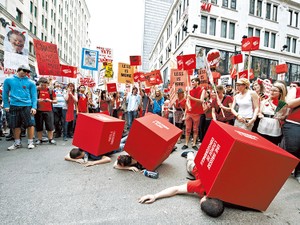 私たちの怒りの矛先は「システム」だ　「顔のない敵」を相手にする無力感