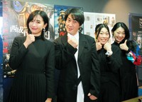 映画「西成ゴロー」の舞台あいさつを行った（左から）山崎真実、上西雄大監督、「ひとくず」にも出演の徳竹未夏、古川藍（2022年3月撮影）