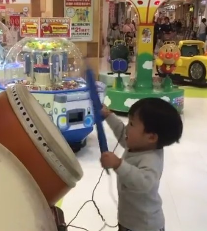 ドラムの始まりは、ゲーム「太鼓の達人」でした（提供：＠souta__drumさん）

