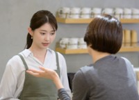 レシートなしでクレームを言い続ける客が出没。写真はイメージです（Yamatatsu/stock.adobe.com）