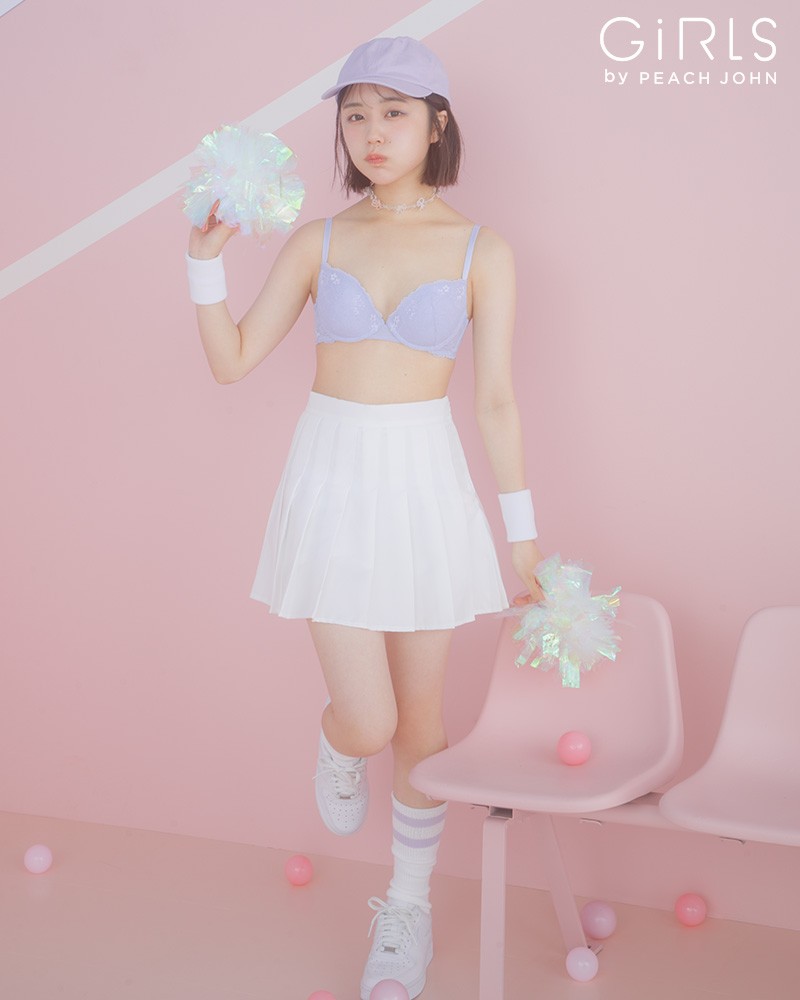 井上咲楽、なえなの 下着新ビジュアル 新生活を応援ポーズで登場