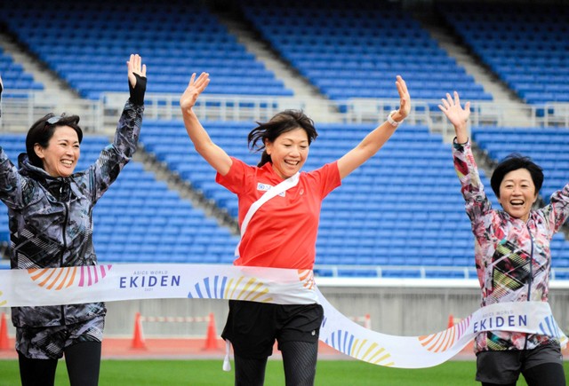 （左から）有森裕子さん、高橋尚子さん、野口みずきさん