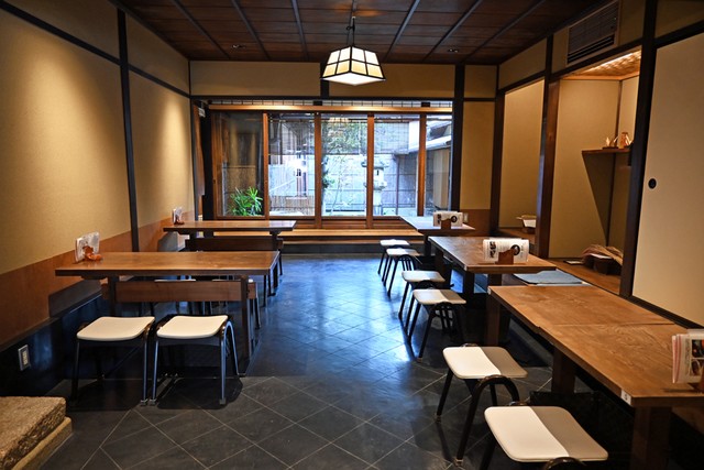 改修後の現在の甘味処