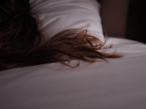 休み時間ごとにトイレへ駆け込む。わたしの生理は「個人差」ではなかった