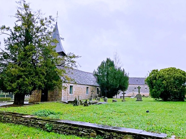 サン・マルタン・ド・ミュー村の外れに位置する礼拝堂（画像提供：タカハシ ヤスコさん）