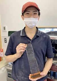 全国和菓子技術コンテストでグランプリを受賞した野田大晴さん（25）