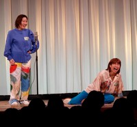 「Ｍ-１グランプリ2023」の２回戦に登場したＡマッソの村上（左）と加納＝都内