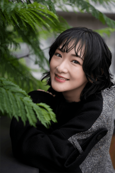 生駒里奈さんプロフィール写真©CRG / WANIBOOKS / Yuki AOYAMA