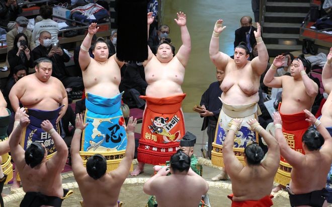 Rehabilitated sumo wrestler repays stablemaster with 1st