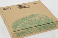 絵柄は「魔女の宅急便」（角野 栄子さん 作、林 明子さん 画）（提供：福音館書店）