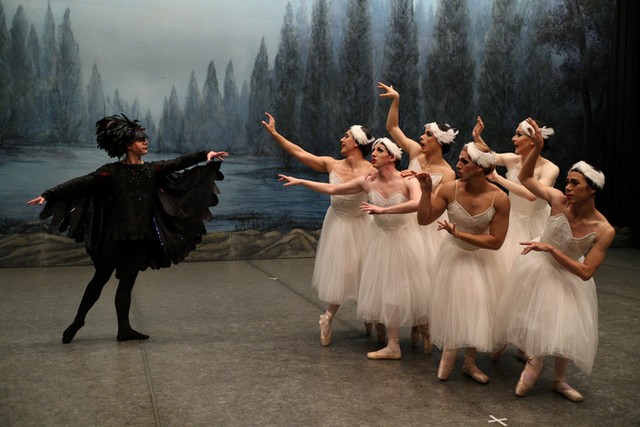 グランディーバ バレエ団