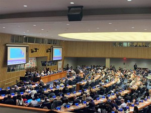 Discussing with university students about current status of SDGs -We will be in charge of the world of  2030 and beyond-