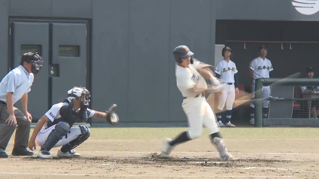 先制のスリーランHRを打った尽誠学園／小寺選手