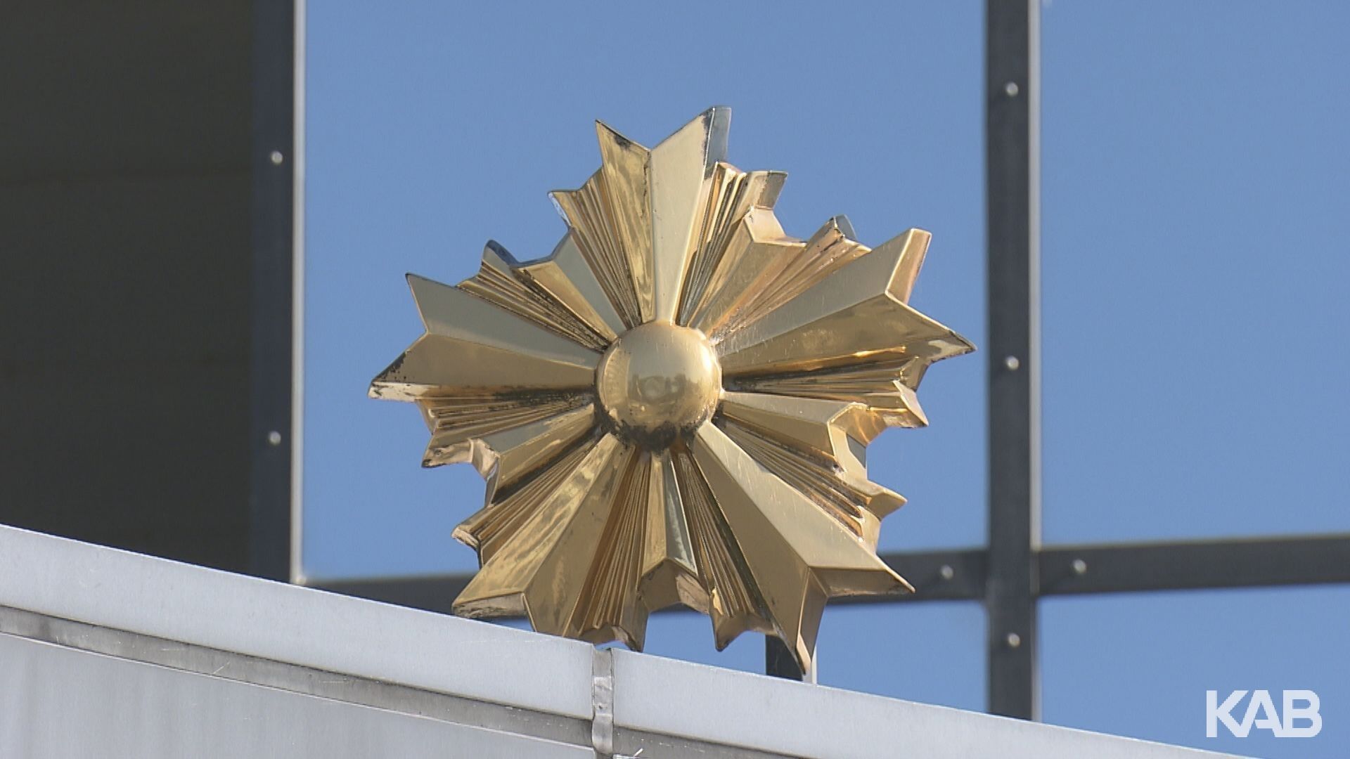 17歳高校生を逮捕　男性の顔面を殴り全治3週間のけがさせた疑い