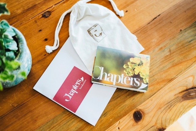 過去にはオリジナルのブックポーチを本に添えて届けたことも