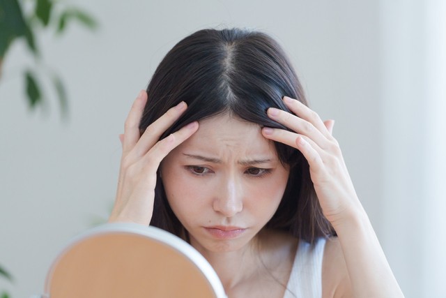 女性が薄毛対策にかける金額が大きく上昇　※画像はイメージです（polkadot/stock.adobe.com）