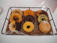 シンガポール1号店で販売されるドーナツの一例