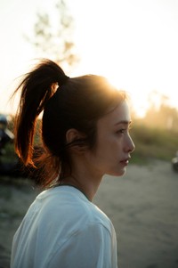上戸彩さんの写真集『Midday Reverie（ミッドデイ・リヴァリー）』