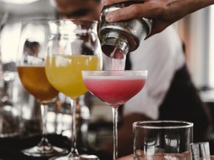 「この一杯が、この一言が、人生を変えるかもしれない」。バーテンダーという私の仕事