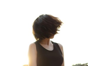 黒髪が似合う、大好きだった彼女。私の人生を変えた、正しい人