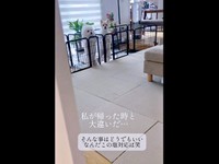 ママが帰宅すると――二足立ちで迎える（左から）エマくん、ハルくん（画像提供：エマハルさん）