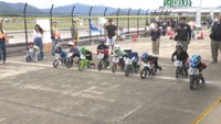 ペダルのない自転車　高松空港でランバイクの普及啓発イベント　香川