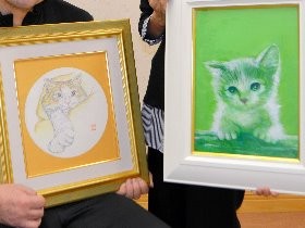 リハビリ続ける夫と妻　画家夫妻が愛猫描いた「二人の猫展」