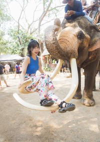 Liyuu 2nd写真集先行カット（撮影／藤本和典）