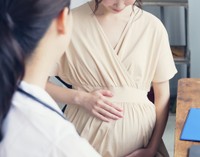 妊娠中に風疹に　※この画像はイメージです　（metamorworks/stock.adobe.com）