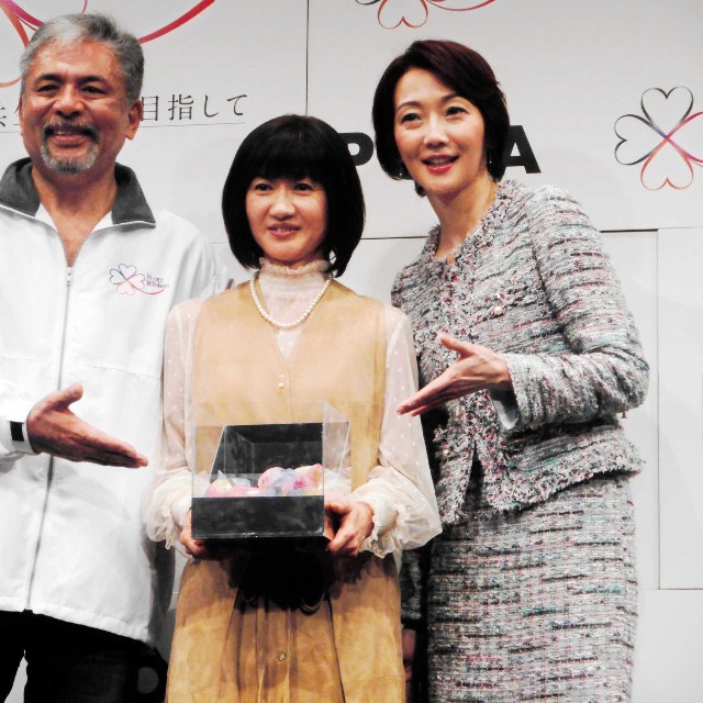 （左から）小西博之、古村比呂、向井亜紀＝2018年