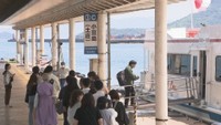 瀬戸芸でにぎわう高松港（2025年5月）