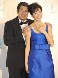 高田延彦（左）と向井亜紀＝2012年