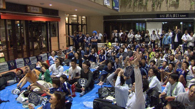 丸亀うちわで「追い風」を！高松からサッカー日本代表を応援