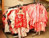 「まいど子でもカードを使えるかどうか、みなさん恐る恐る聞かれるけど、はっきり言ってくださいね（笑）」と店主の外村育美さん。