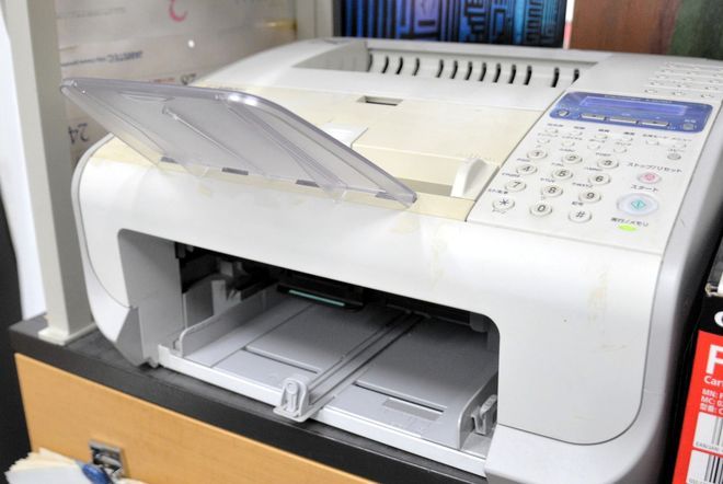 Survey: 72% of public schools use faxes, 91% require ‘hanko’ | The Asahi Shimbun: Breaking News, Japan News and Analysis