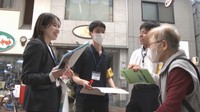 市民の要望を聞き取る岡山市の新人職員