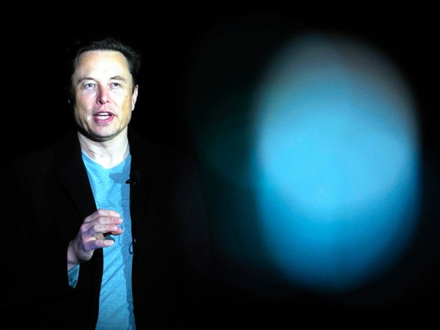 火星への有人飛行について熱っぽく語る、イーロン・マスク氏=2022年2月10日、米テキサス州のブラウンズビル近郊、ランハム裕子撮影