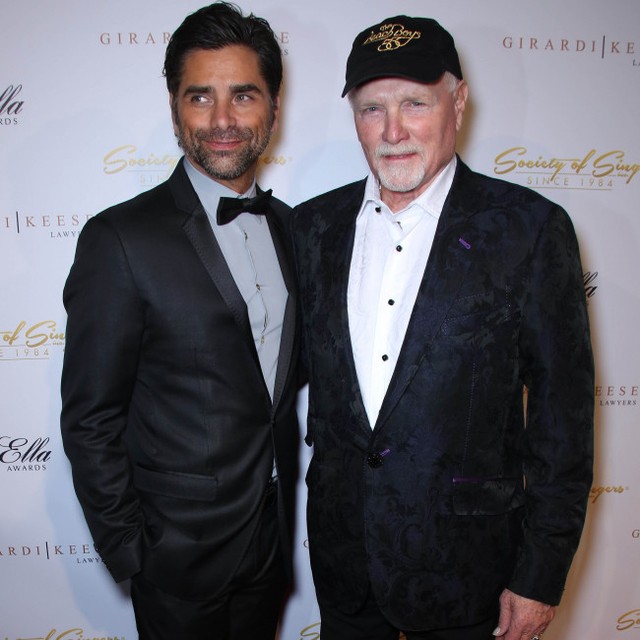 ジョン・ステイモス（左）とマイク・ラヴ
