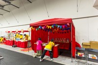 「こども縁日」のブースで射的を楽しむ子どもたち（画像提供：こども万博実行委員会）