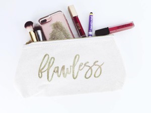 カラカラのマスカラを使い続ける女からの卒業。変化をつかめる人に