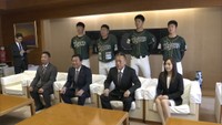 香川オリーブガイナーズ　近藤新監督らが市長に意気込み　アイランドリーグ出身で初の監督就任