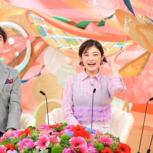 MCの藤井隆さんと井上咲楽さん©ABCテレビ