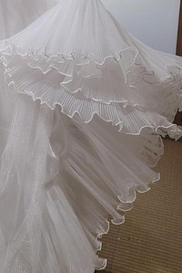 ドレスの裾に施されたビーズ/サリエさん（@hummel827）提供