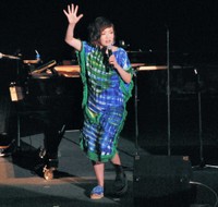 清水ミチコ＝2017年